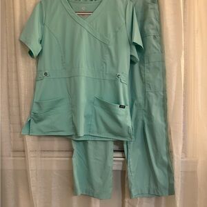 Mint Green Women's Scrub Set